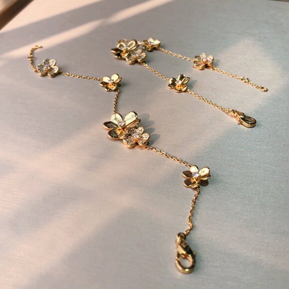 Excellent Used Condition VCA Bracelet - Picture 9 of 9